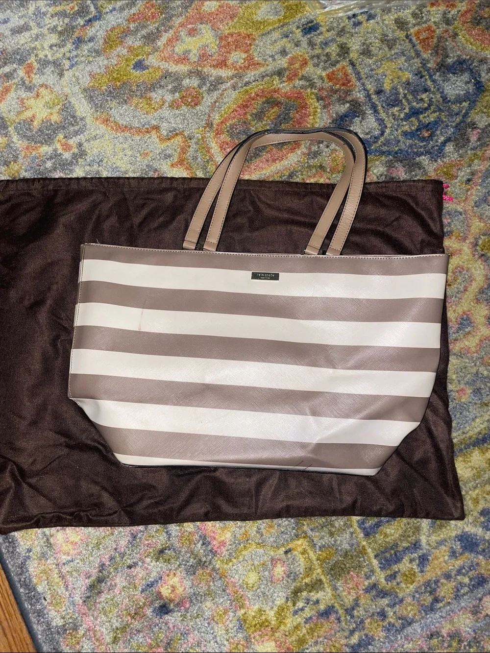 KATE SPADE ♠️ Grant Street Grainy Leather Tote (Flaw: marks from the straps)